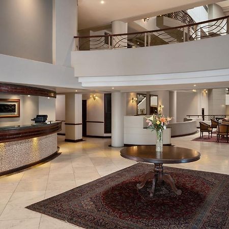 Premier Hotel Regent Ист-Лондон Экстерьер фото