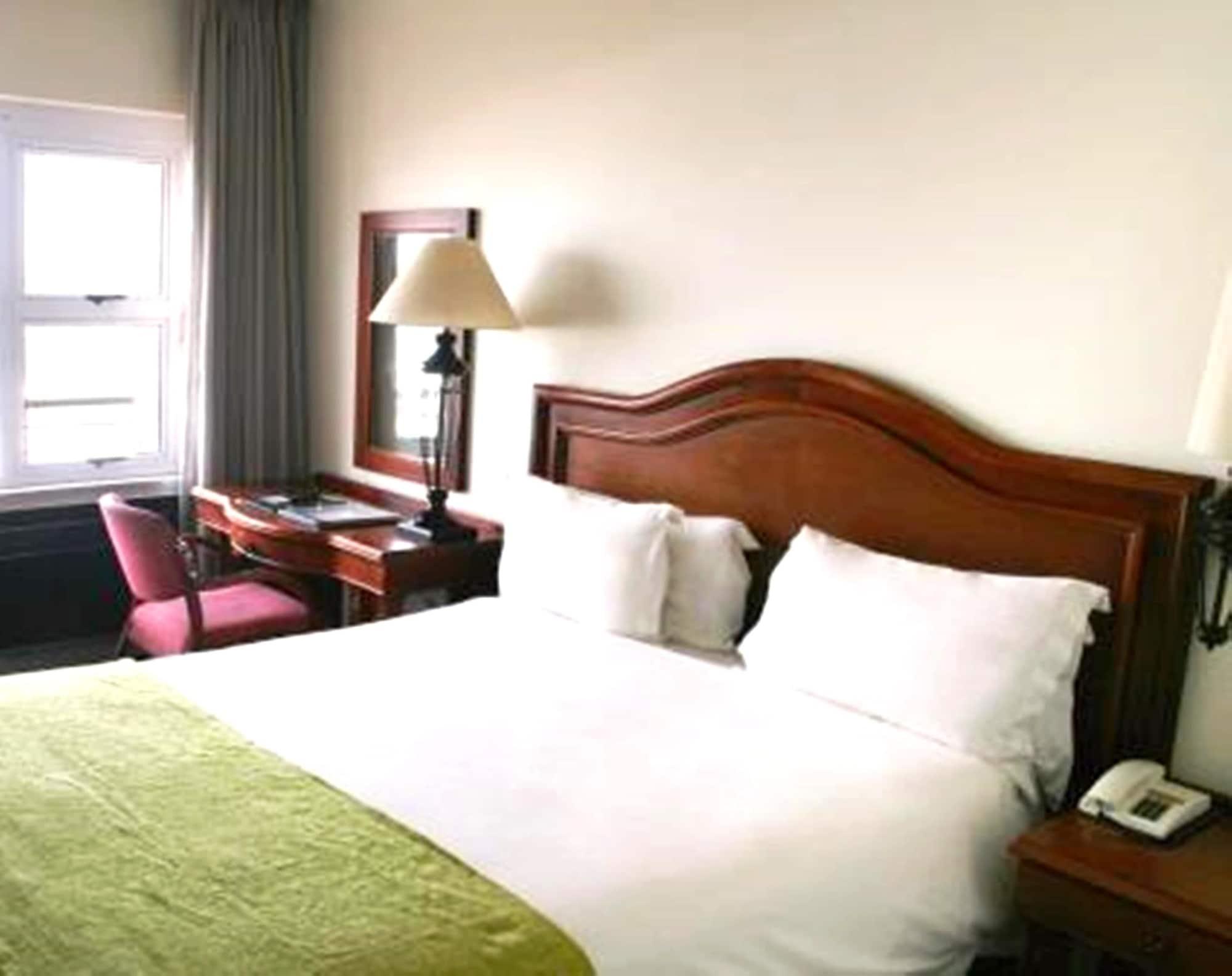 Premier Hotel Regent Ист-Лондон Экстерьер фото