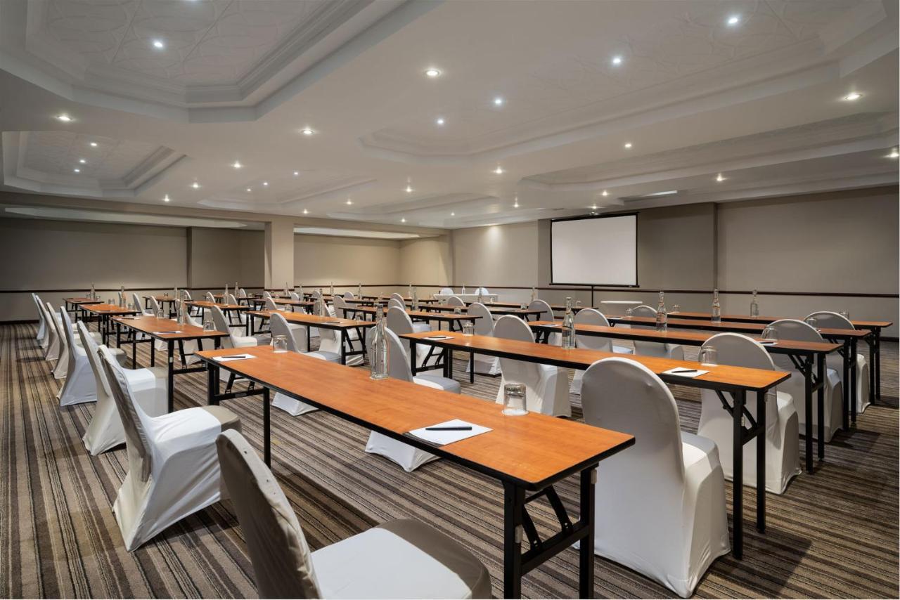 Premier Hotel Regent Ист-Лондон Экстерьер фото