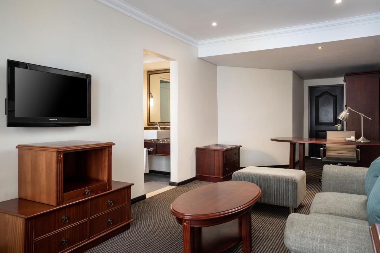 Premier Hotel Regent Ист-Лондон Экстерьер фото